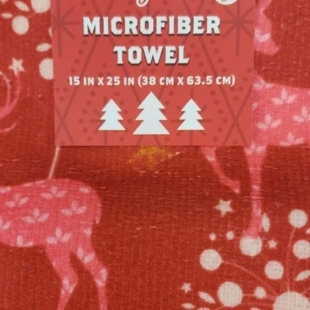 Merry Brite Red Reindeer Microfiber Towels‎